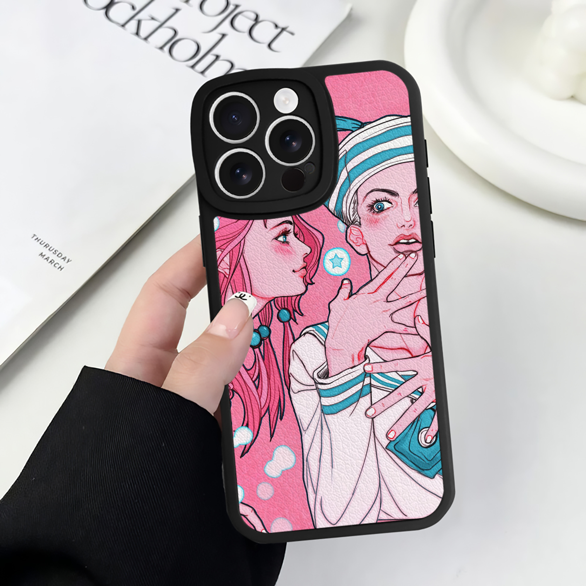 （画像用） ジョジョの奇妙な冒険 JoJo's Bizarre Adventure 【iPhone 16シリーズ対応】シリコンスマホケース（レザー調） 材質：シリコン